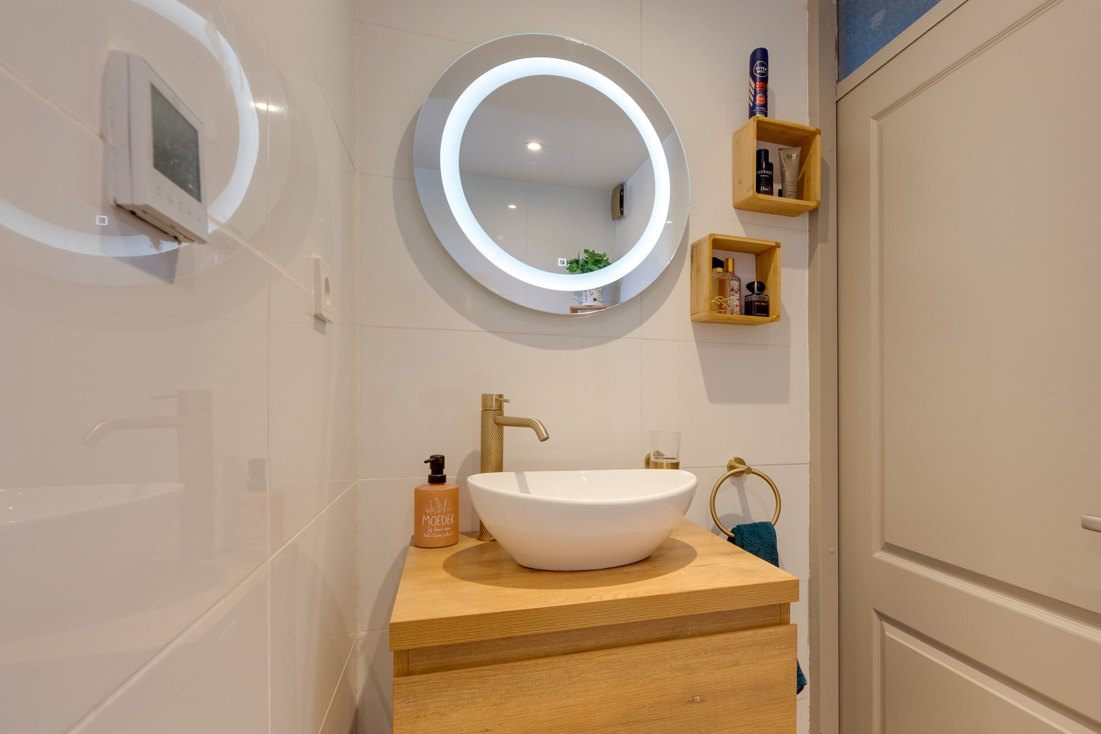 Photo 36 of Overlanderstraat 670