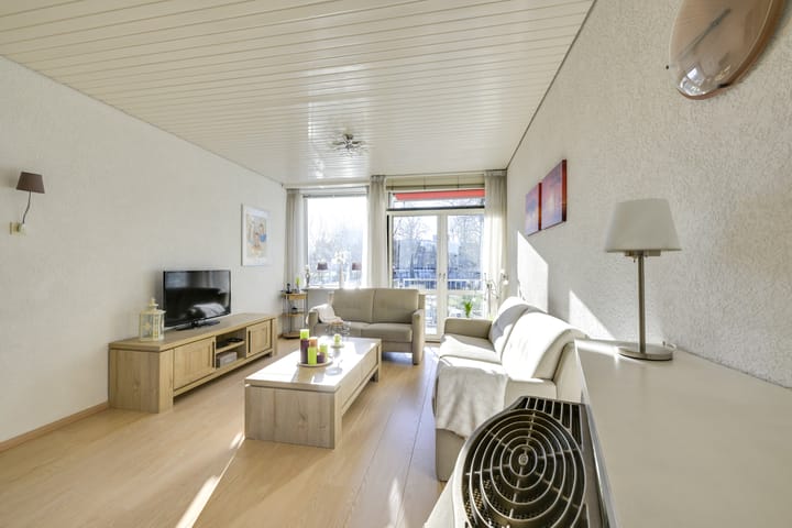 Photo 10 of Prins Bernhardplein 19