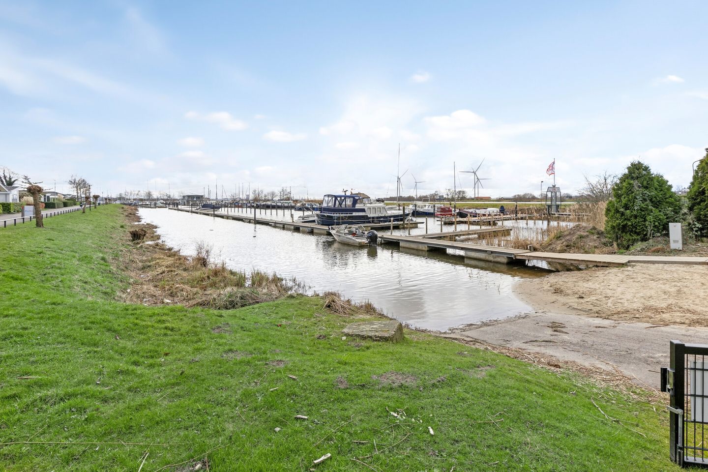 Photo 25 of Rijksstraatweg 186-524