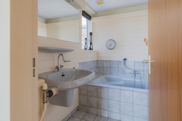 Photo 36 of Lisserdijk 25