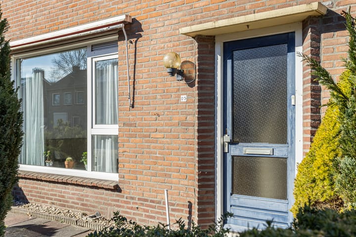 Photo 6 of Pr Hendrikstraat 25