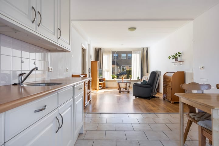 Photo 15 of Pr Hendrikstraat 25