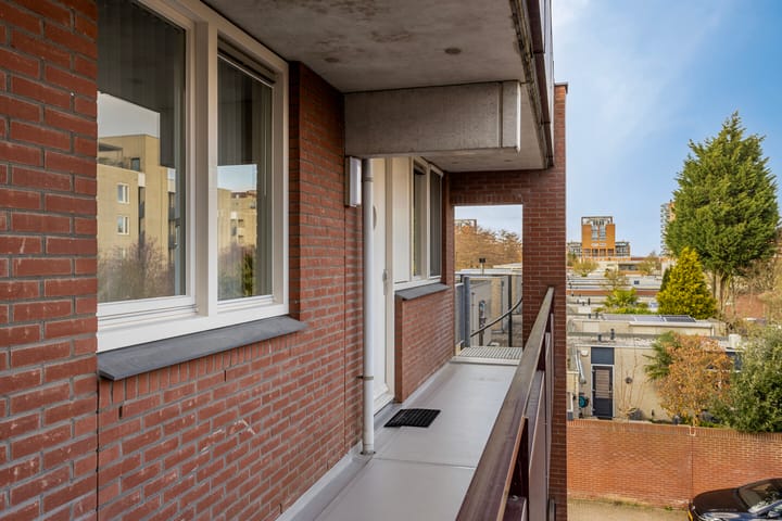 Foto 20 van Schout van Raesfeltstraat 43