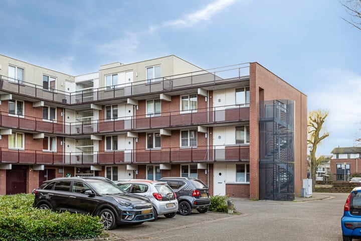 Foto 36 van Schout van Raesfeltstraat 43