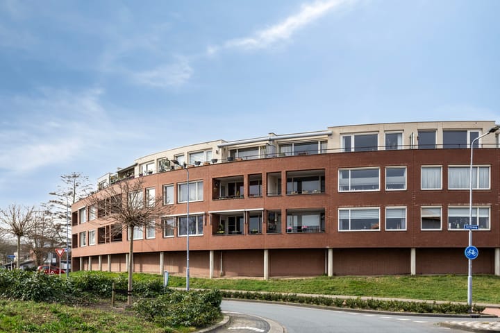 Foto 30 van Schout van Raesfeltstraat 43