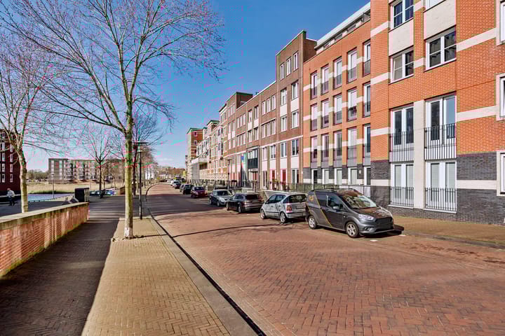 Foto 3 van Kanaalboulevard 42