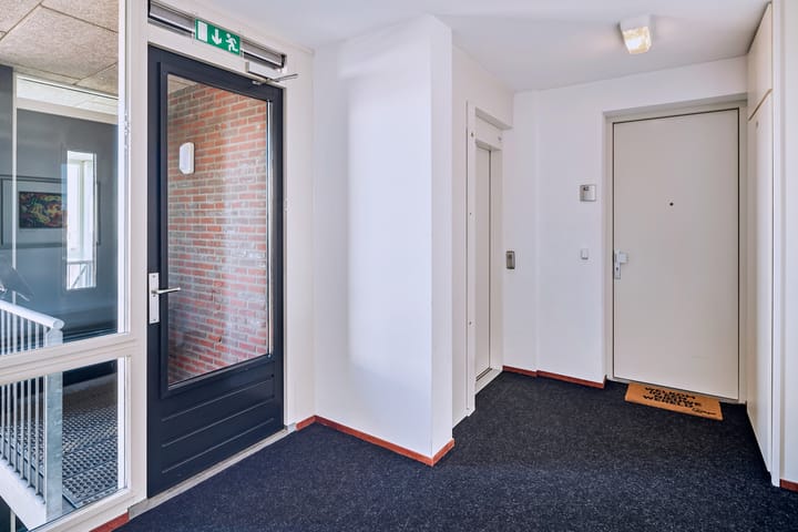 Foto 5 van Kanaalboulevard 42