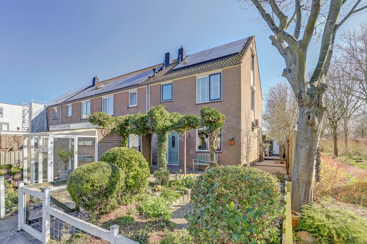 Foto 1 van Schouwenbank 82