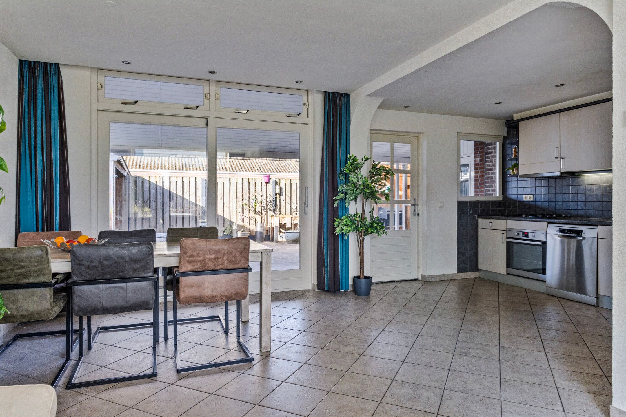 Foto 15 van Mahoniehoutstraat 8