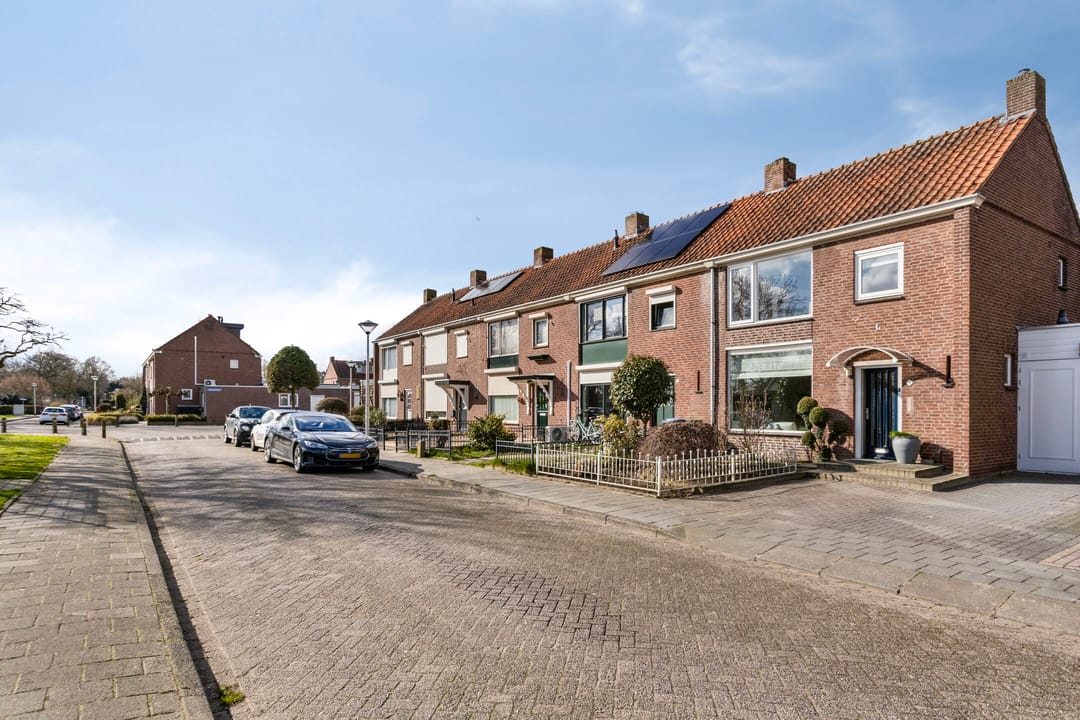 Foto 41 van Mahoniehoutstraat 8