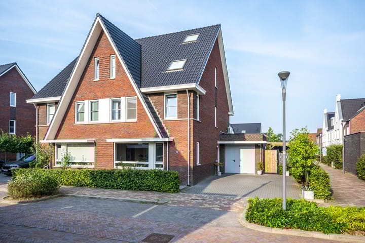 Foto 1 van Simon Carmiggeltstraat 102