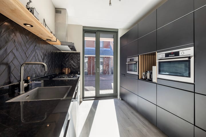 Photo 16 of Rosariumstraat 19