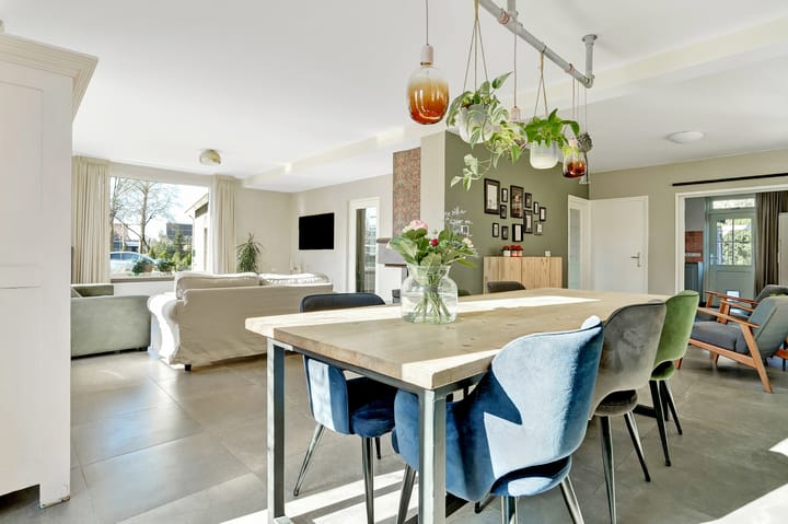 Photo 2 of Diederik van Altenastraat 12