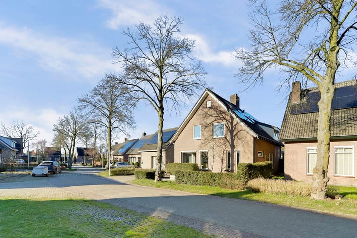 Photo 5 of Diederik van Altenastraat 12