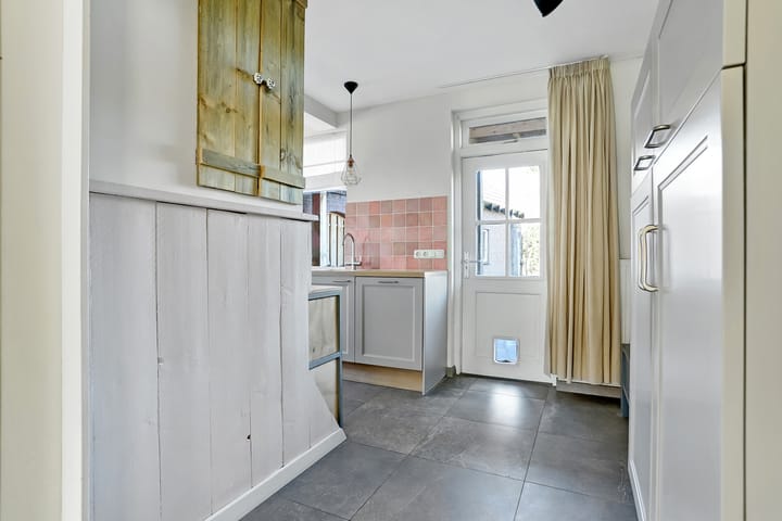 Photo 15 of Diederik van Altenastraat 12