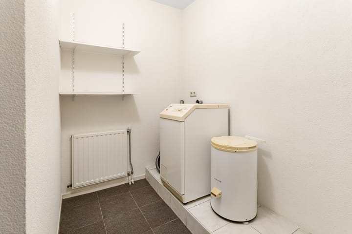 Foto 5 van Deken Dr. Dirckxweg 2-A5