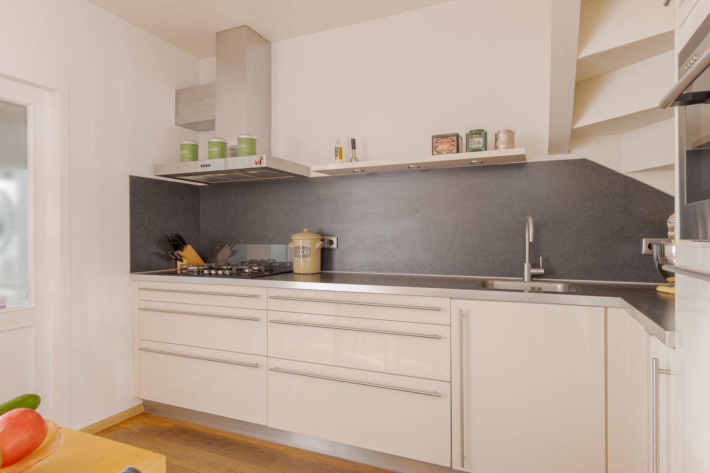 Photo 20 of Oudgenoegstraat 6