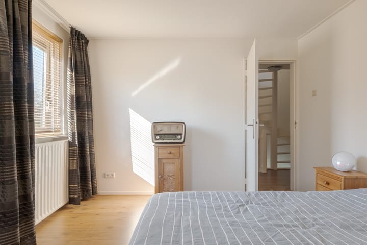 Foto 33 van Oudgenoegstraat 6