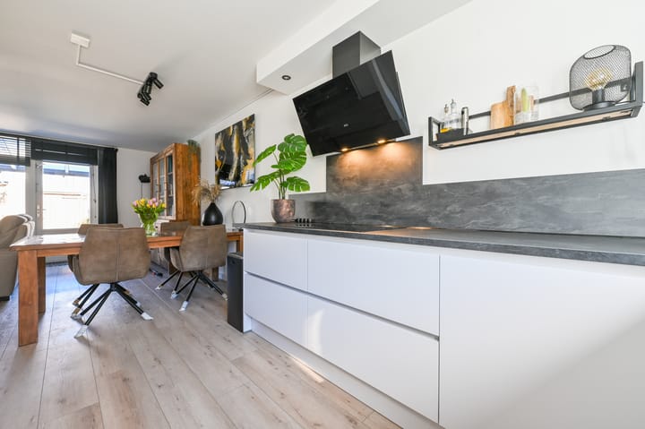 Foto 11 van Mosroos 17