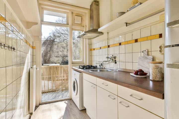 Photo 12 of Geuzenstraat 38-1