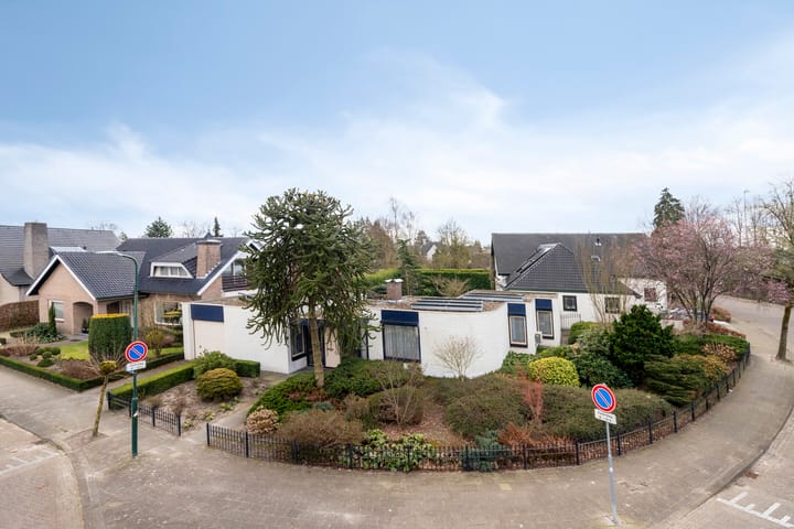 Foto 1 van Bijster 9