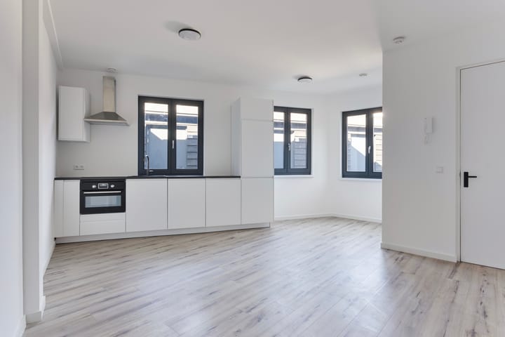 Photo 3 of Bredaseweg 38-F