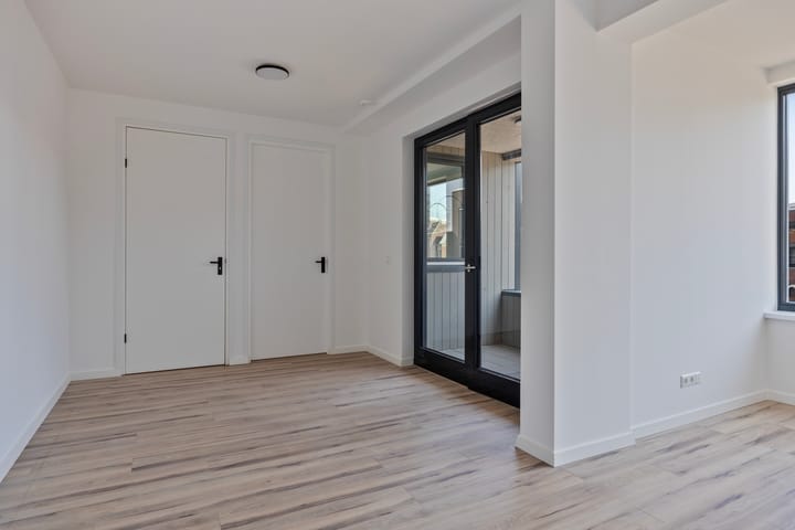 Foto 12 van Bredaseweg 38-J