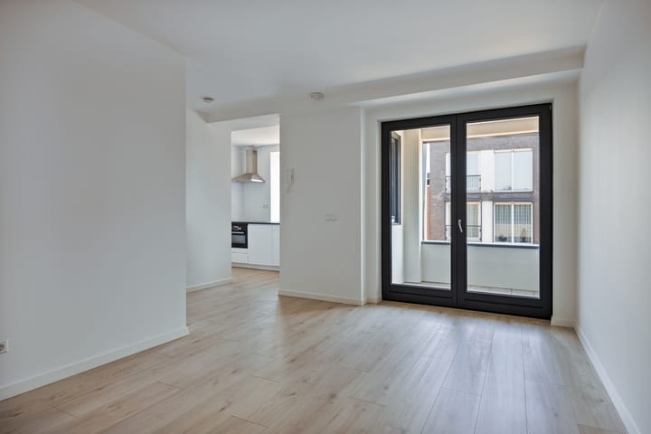 Photo 3 of Bredaseweg 38-K