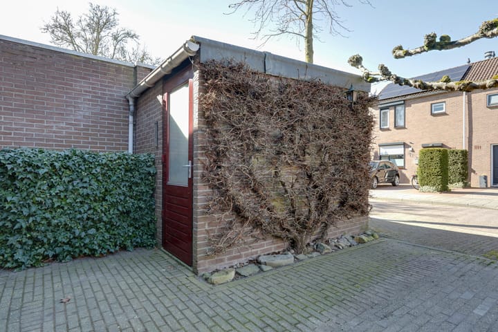 Foto 50 van Roodborststraat 4