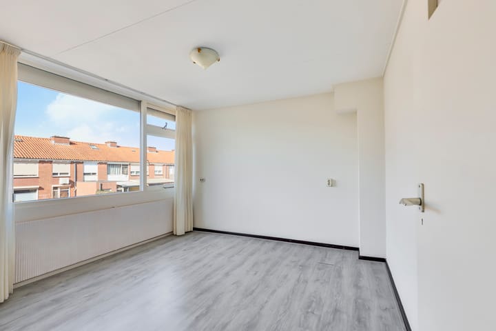 Photo 11 of Asterstraat 3