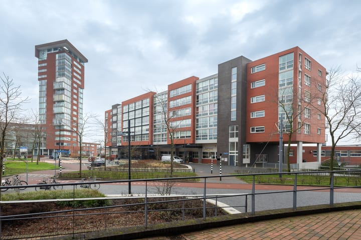 Bekijk foto van Middeldijkerplein 45