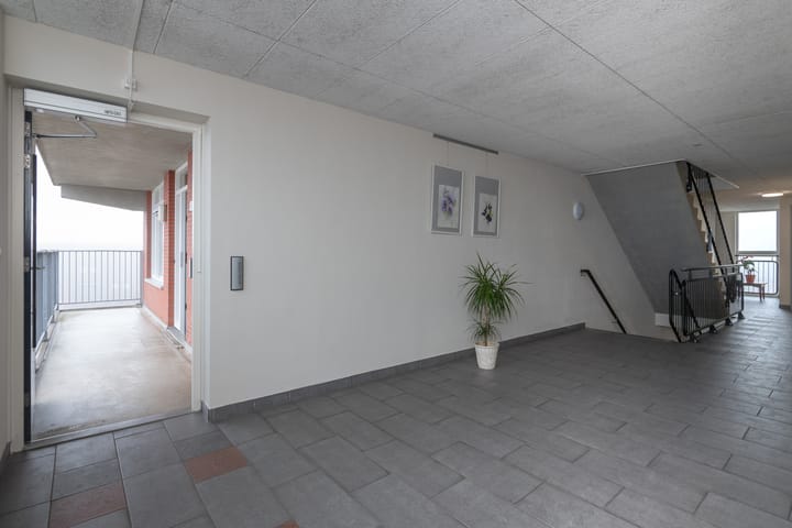 Foto 5 van Middeldijkerplein 45