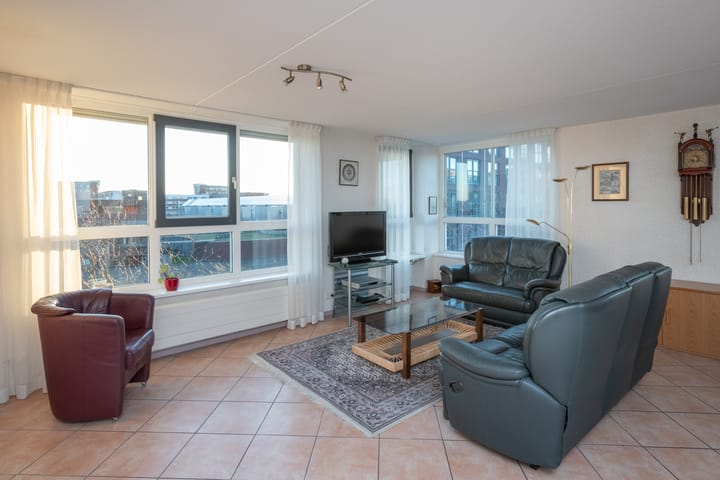 Foto 11 van Middeldijkerplein 45