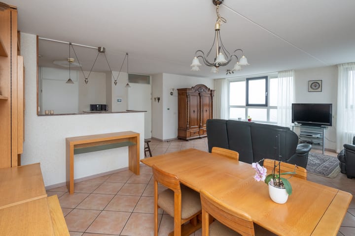 Foto 15 van Middeldijkerplein 45