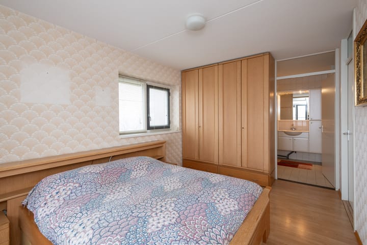 Foto 21 van Middeldijkerplein 45