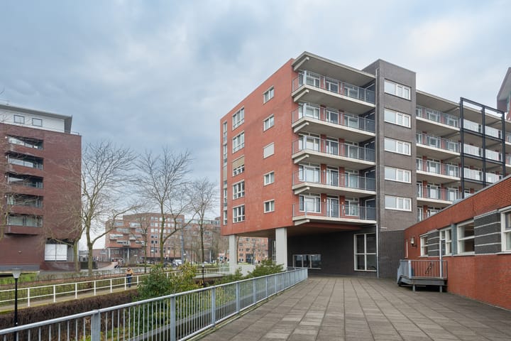 Foto 28 van Middeldijkerplein 45