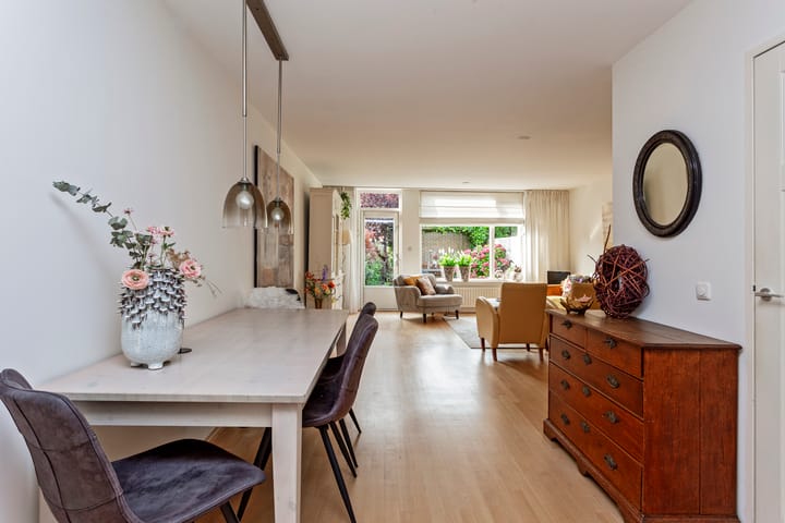 Photo 9 of Van Exelstraat 27