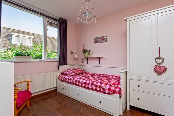 Photo 16 of Van Exelstraat 27