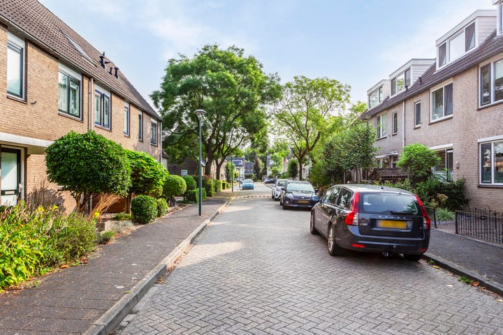 Photo 36 of Van Exelstraat 27