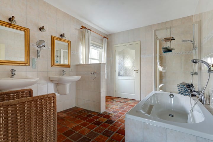 Photo 5 of Merksplasseweg 31