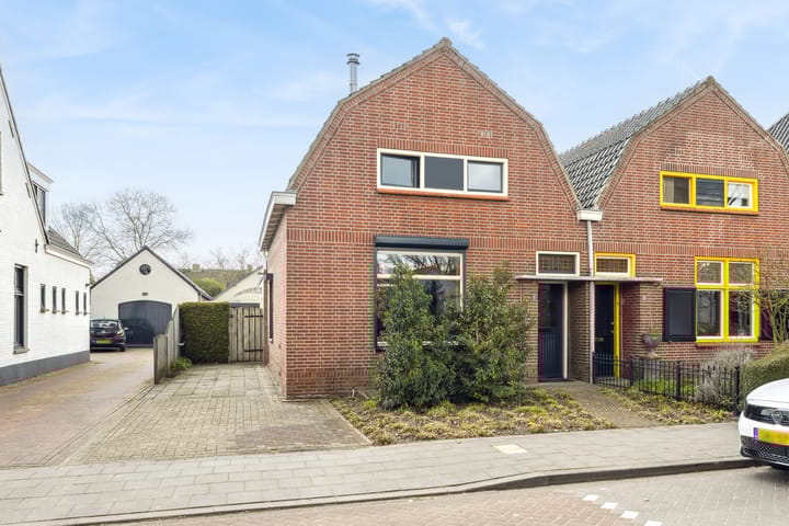 Photo 6 of Torenstraat 11