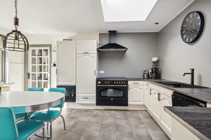 Photo 16 of Torenstraat 11