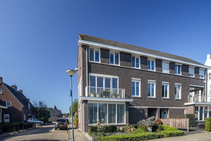 Foto 30 van Pastoor de Louwstraat 2-A