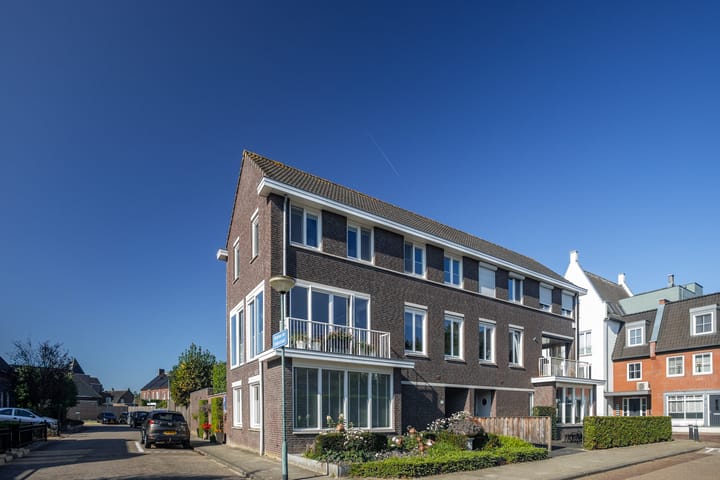 Foto 31 van Pastoor de Louwstraat 2-A