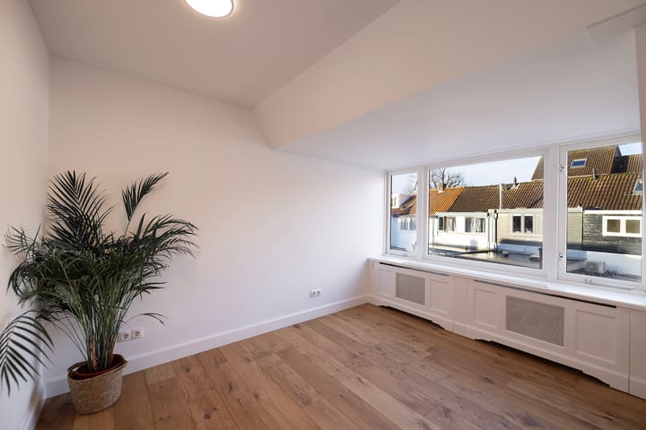 Foto 41 van Molenstraat 2