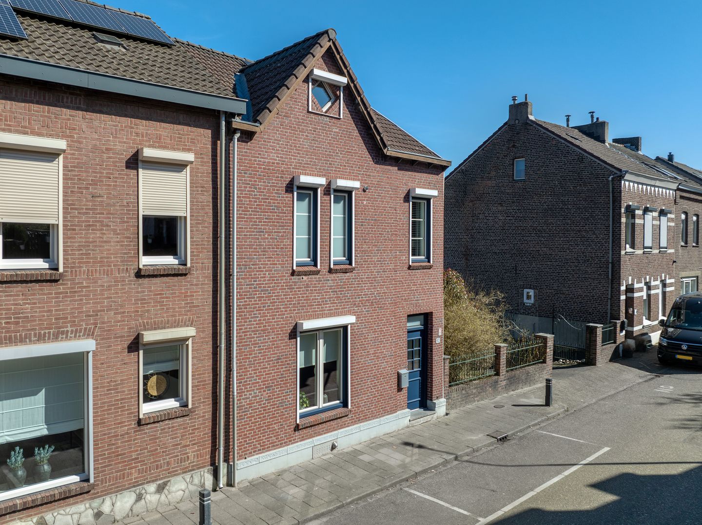 Photo 29 of Meuserstraat 90