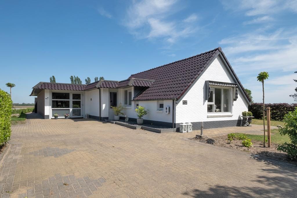 Foto 1 van Ericasestraat 8