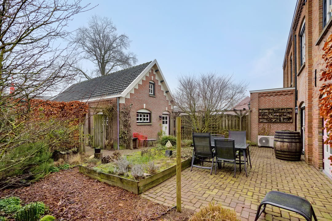 Photo 31 of Grotestraat 2