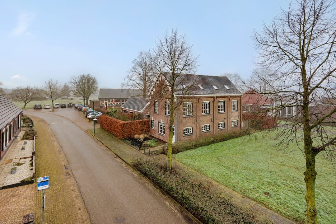 Photo 41 of Grotestraat 2