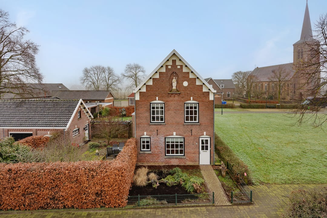 Photo 43 of Grotestraat 2